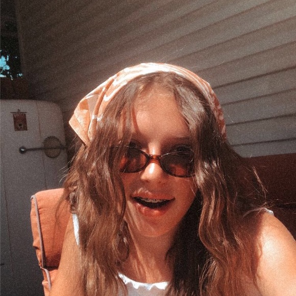 Meet your Posher, Ellianna - Picture 6 of 6